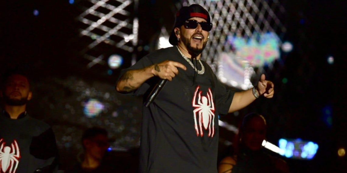 Pone Yandel a bailar a ritmo de reguetón a miles de hermosillenses en Fiestas del Pitic 2024