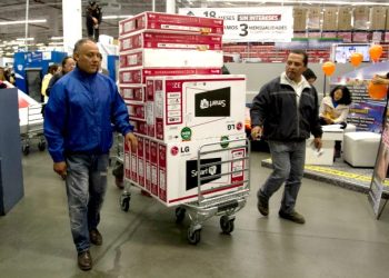 Consumo privado se estanca durante abril y mayo, reporta Inegi