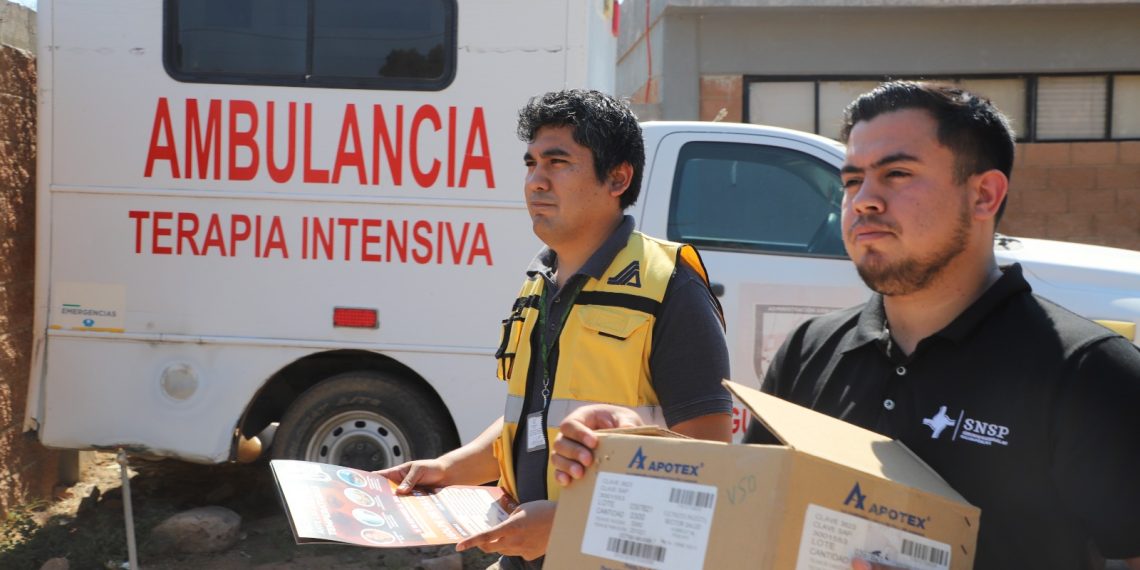 Entregan sueros, agua e información para prevenir golpe de calor