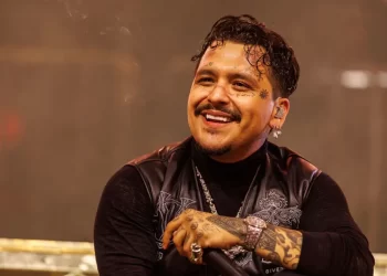 Suspenden concierto de Christian Nodal en Ecuador por amenaza de bomba