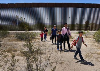 Plan de migración en Arizona será sometido a referendo
