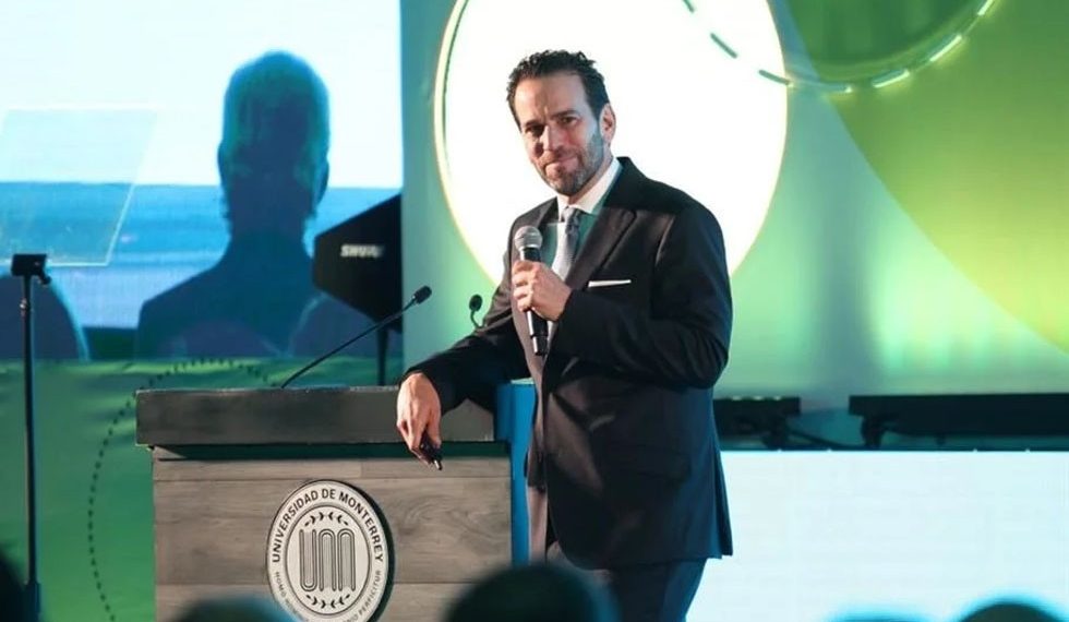 Indagan a Loret; él acusa persecución