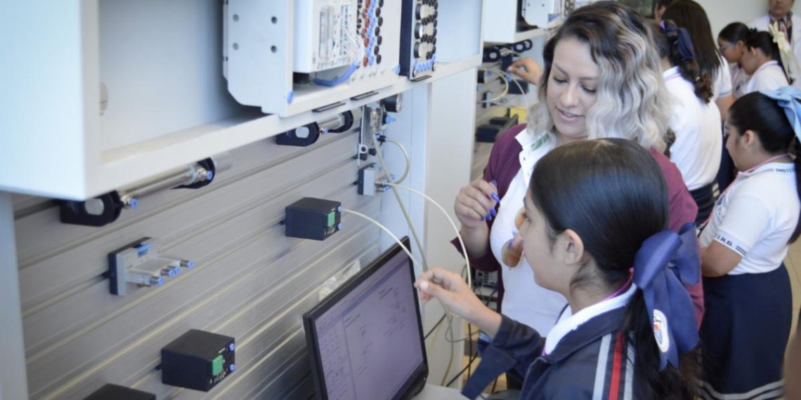 Impulsa UTGuaymas acercamiento de las niñas a la ciencia y la tecnología