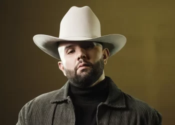 Carin León le hace el feo a Christian Nodal, se niega a trabajar con él