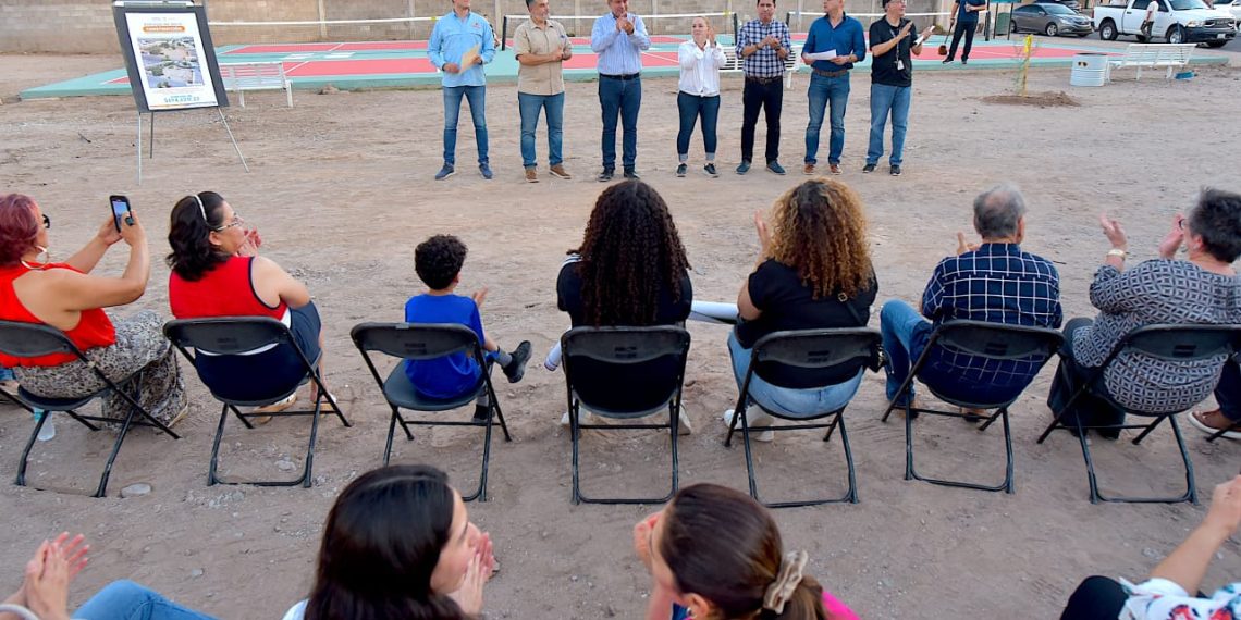 Entrega Toño Astiazarán obra ganadora del Presupuesto CRECES en Montecarlo