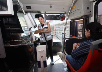 Verifica Contraloría Sonora sistema de transporte público y centros de credencialización