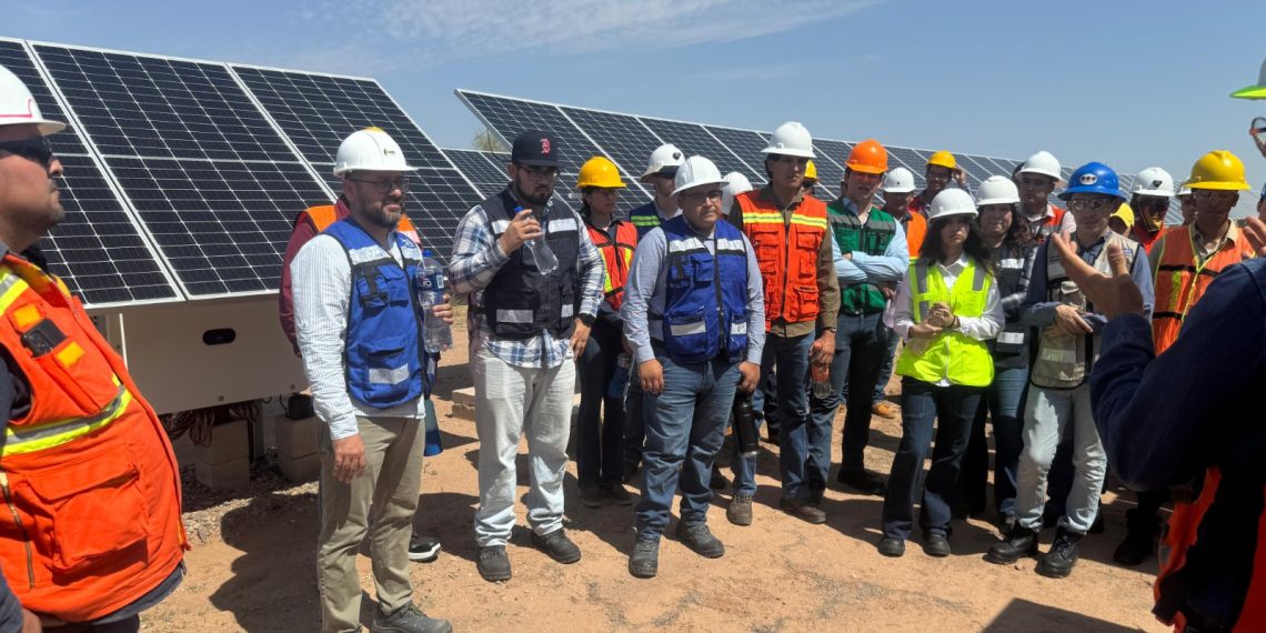 Alumnado de UTH fortalece sus conocimientos sobre la generación de energías limpias