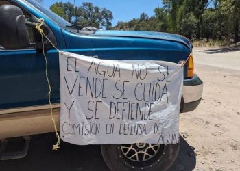 Ambientalistas protegen el agua del río Bacoachi; impiden paso de pipas