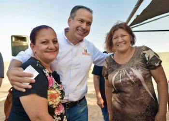 Entrega Toño Astiazarán tercera etapa de pavimentación de bulevar Las Quintas