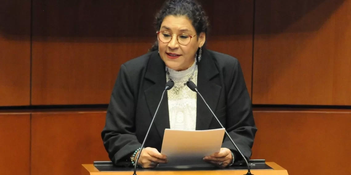 Lenia Batres llama a abogados a ‘abandonar dogmas’ aprendidos en universidades