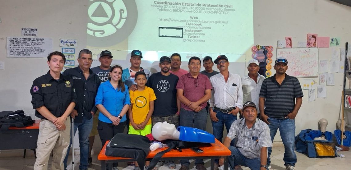 Capacita Sagarhpa a pescadores y buzos en prevención de incidentes con tiburones
