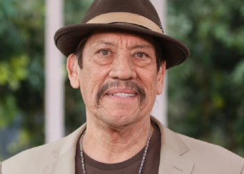 Danny Trejo pelea a puños durante desfile del 4 de julio