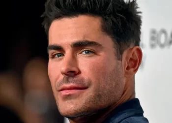 Zac Efron fue hospitalizado tras ser hallado en una piscina