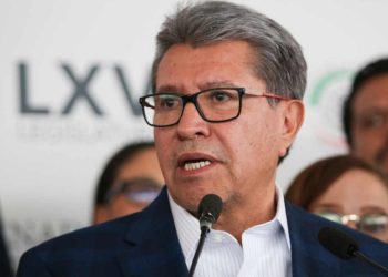 No permitiremos que nos arrebaten una sola curul: Monreal