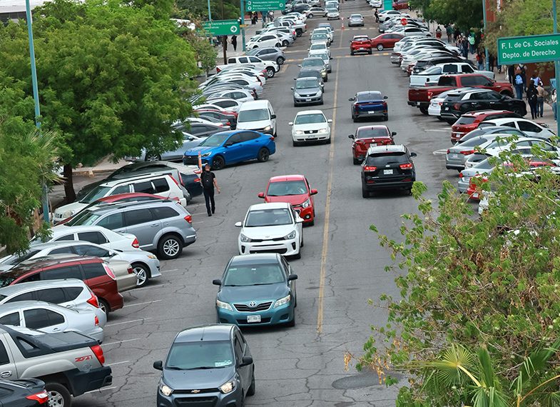 Transcurre con fluidez el tránsito vehicular dentro de la Unison; se atienden recomendaciones