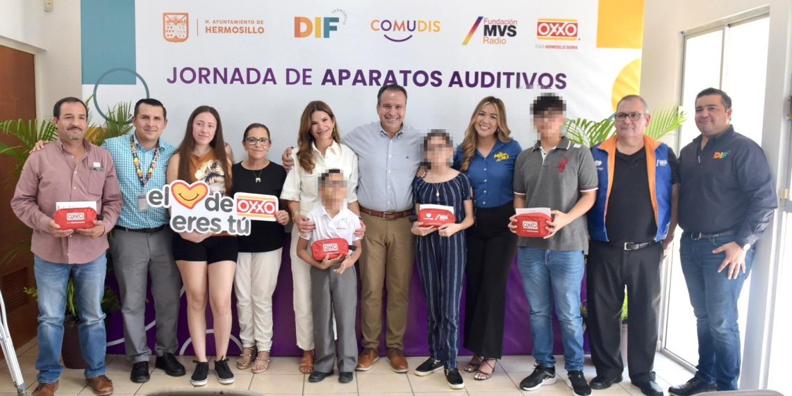 Gobierno Municipal y empresas privadas ayudan a personas con discapacidad auditiva