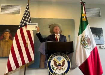 “Contra su voluntad”, ‘Mayo’ Zambada fue trasladado a EU: Ken Salazar