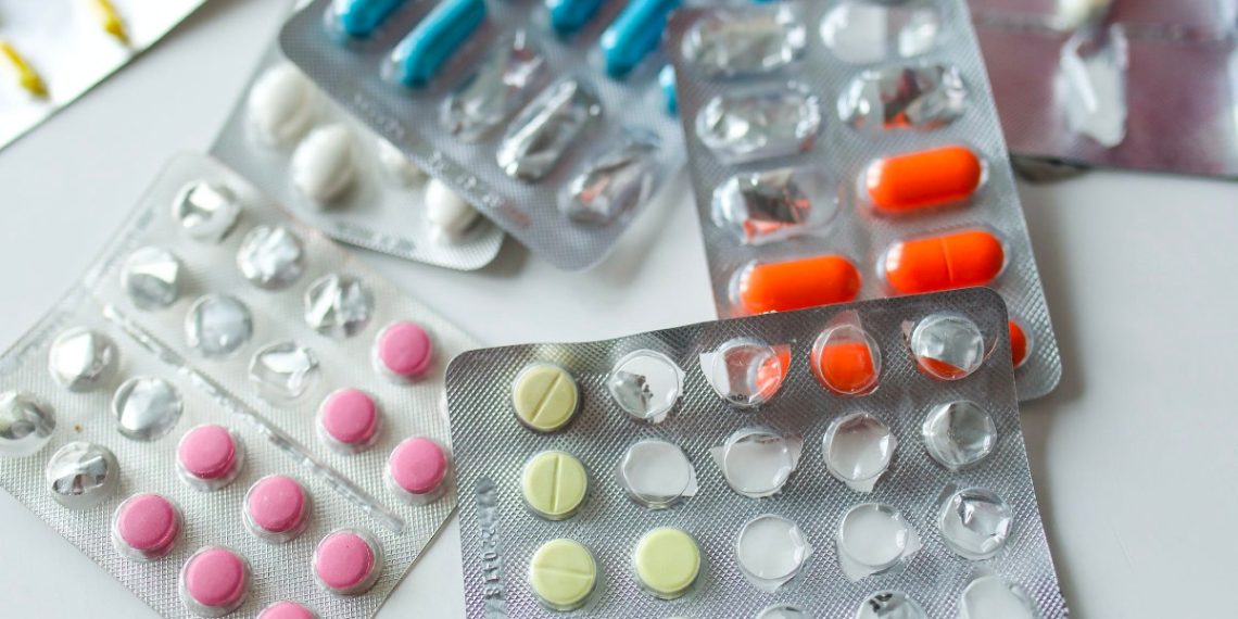 80% de los mexicanos se automedican y pueden dañar su salud: investigadora de la AMIIF