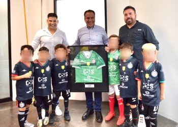 Conoce Toño Astiazarán a subcampeones hermosillenses del Mundialito Futbol Base