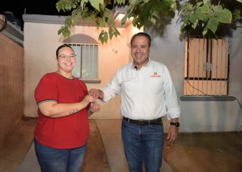 Entrega Toño Astiazarán a familia una vivienda más recuperada en Villa del Real