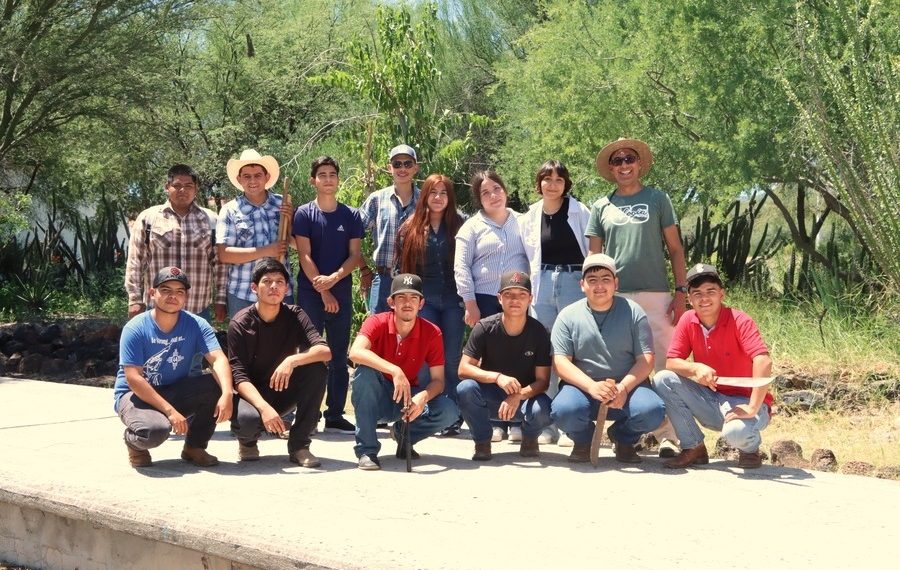 Estudiantes de Biología de la Unisierra se capacitan para enfrentar retos ambientales