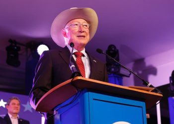 Ken Salazar: ‘Compartimos información con la FGR’ sobre arresto de ‘El Mayo’ y ‘El Chapito’