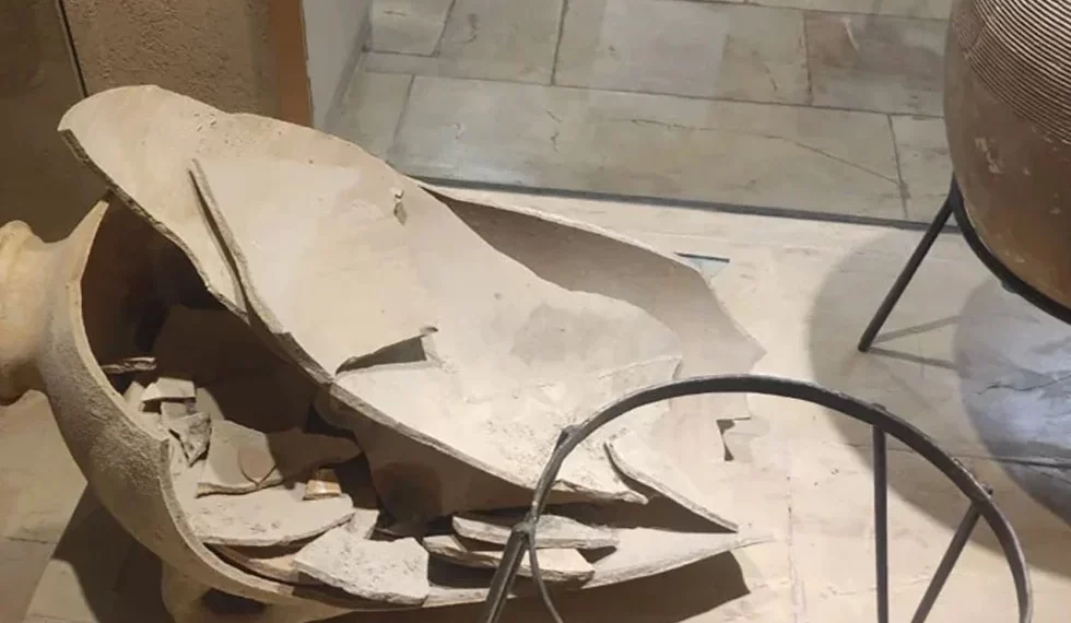 Niño rompe vasija… ¡de 3 mil 500 años de antigüedad!