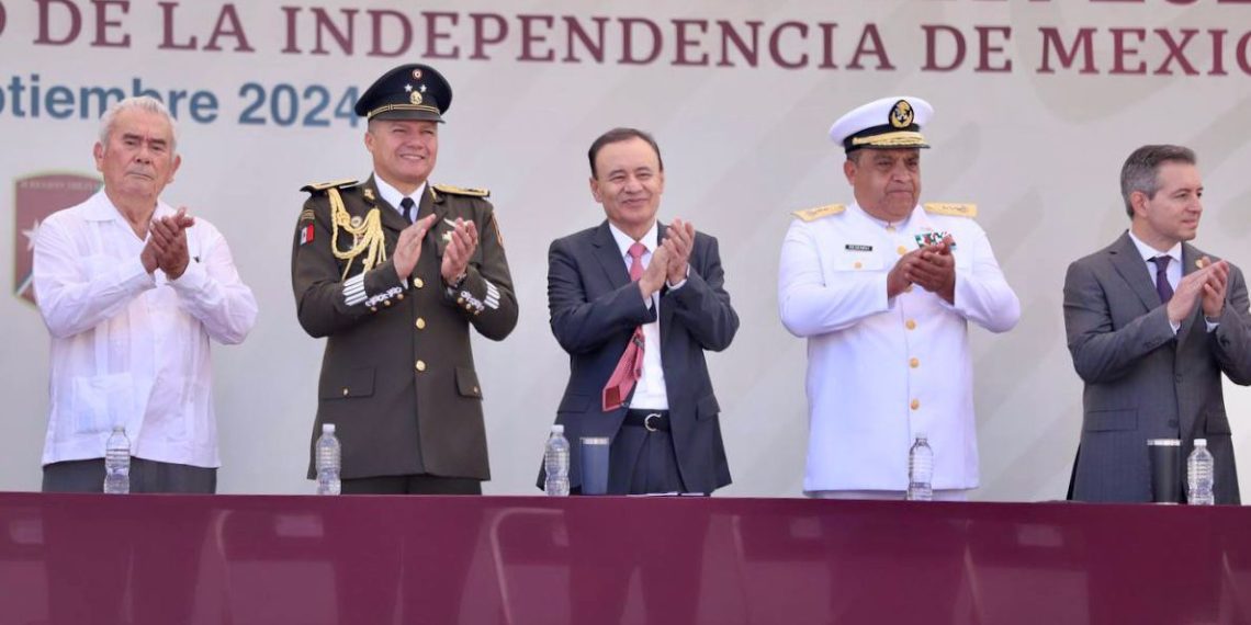 Encabeza Gobernador Durazo desfile cívico-militar en celebración por el 214 aniversario de la independencia de México