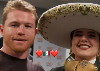 “Canelo” Álvarez respalda a Camila Fernández tras error en el Himno