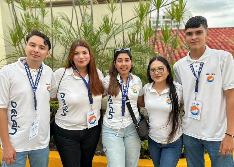 Estudiantes de la UES participan en estancia de investigación científica en el verano