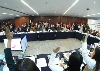 Reforma judicial avanza en comisiones del Senado; la turnan al Pleno