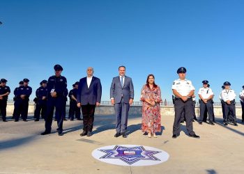 Preside Toño Astiazarán ceremonia cívica e izamiento de bandera