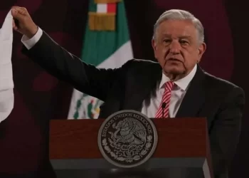 No se va a destruir nada, al contrario, responde AMLO a Piña