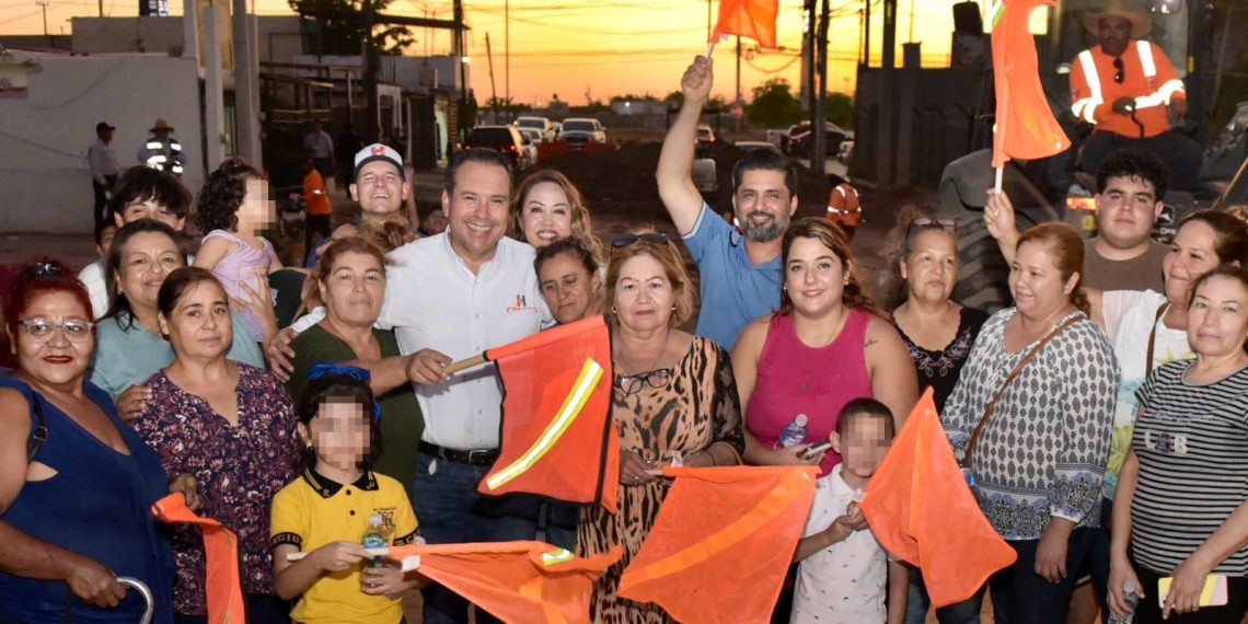 Inicia Toño Astiazarán tercera etapa de pavimentación en la avenida Sóstenes Rocha