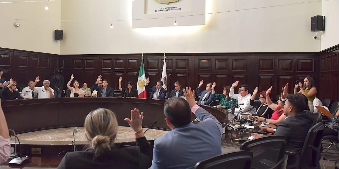 Aprueba Cabildo tercer informe de Toño Astiazarán