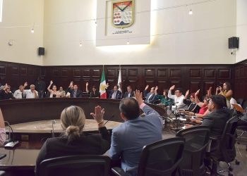 Aprueba Cabildo tercer informe de Toño Astiazarán