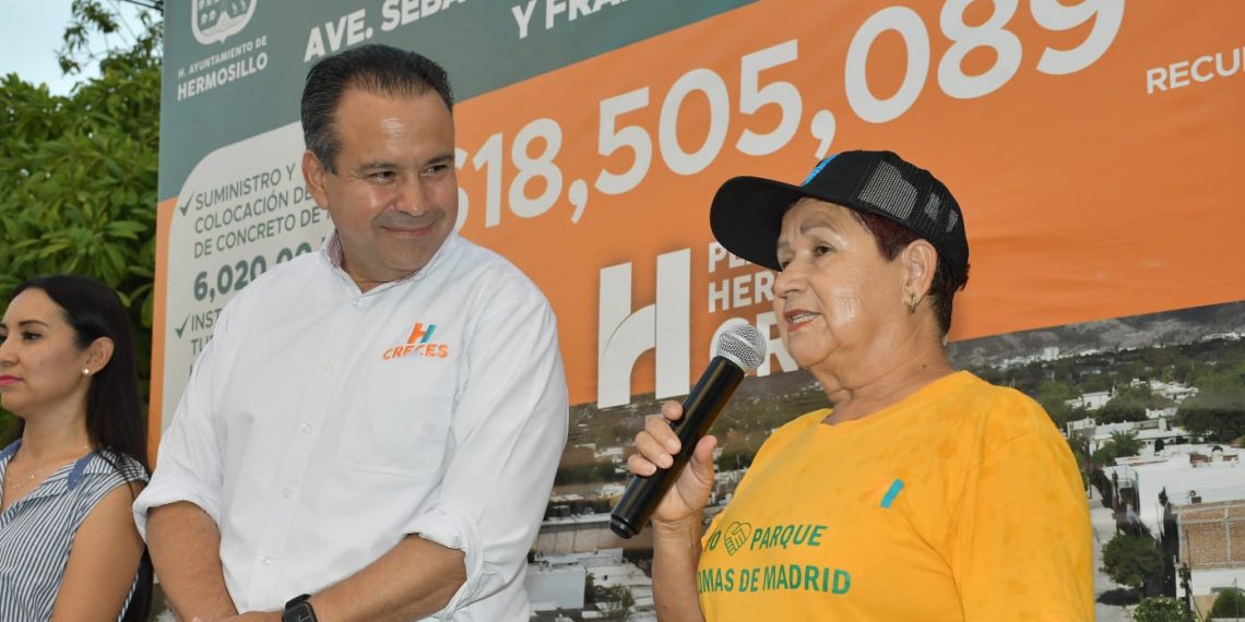 Entrega Toño Astiazarán pavimentación de la avenida Sebastián Lerdo de Tejada