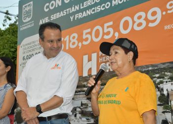 Entrega Toño Astiazarán pavimentación de la avenida Sebastián Lerdo de Tejada
