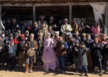 Película “Rust” de Alec Balwin se estrenará tras la trágica muerte de su directora de fotografía