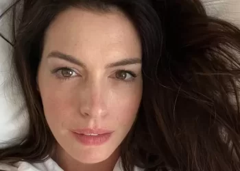 Anne Hathaway confirma su regreso en “El Diario de la Princesa 3”