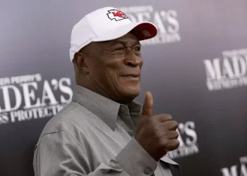 John Amos, estrella de “Good Times” y “Roots” en los 70, fallece a los 84 años