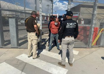 Operativo conjunto localiza y expulsa a prófugo de la justicia estadounidense en Puerto Peñasco