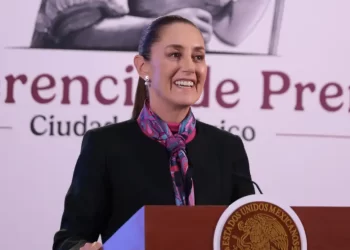 Sheinbaum da banderazo a plan de trenes en México