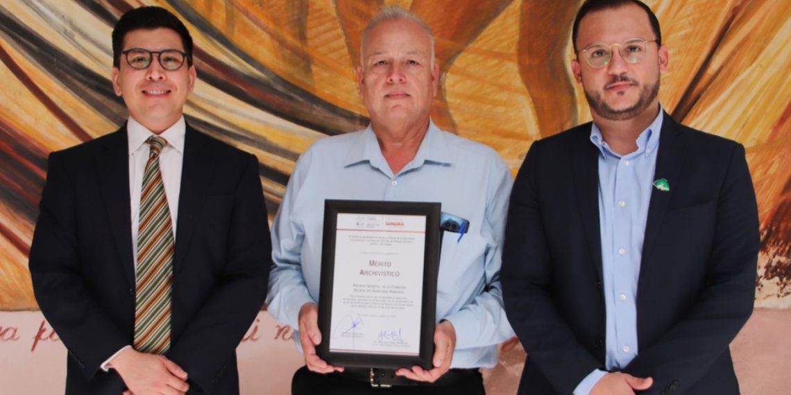 Reconocen trabajo y organizaciónarchivística de la CEDH Sonora.