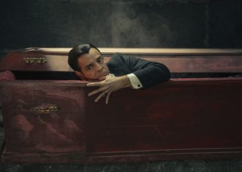 Rescata Derbez la historia de Drácula