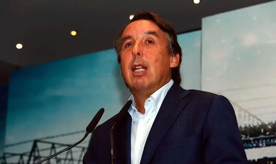 Deja Emilio Azcárraga su cargo como presidente de Televisa