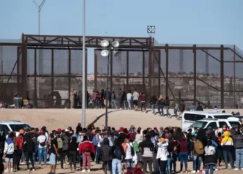 Migrantes en la frontera México con EU esperan las mejoras prometidas por Sheinbaum