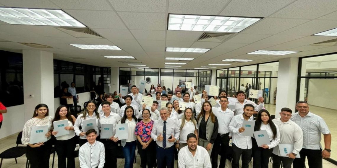 Fortalece UTGuaymas formación de profesionistas competitivos y bien preparados 