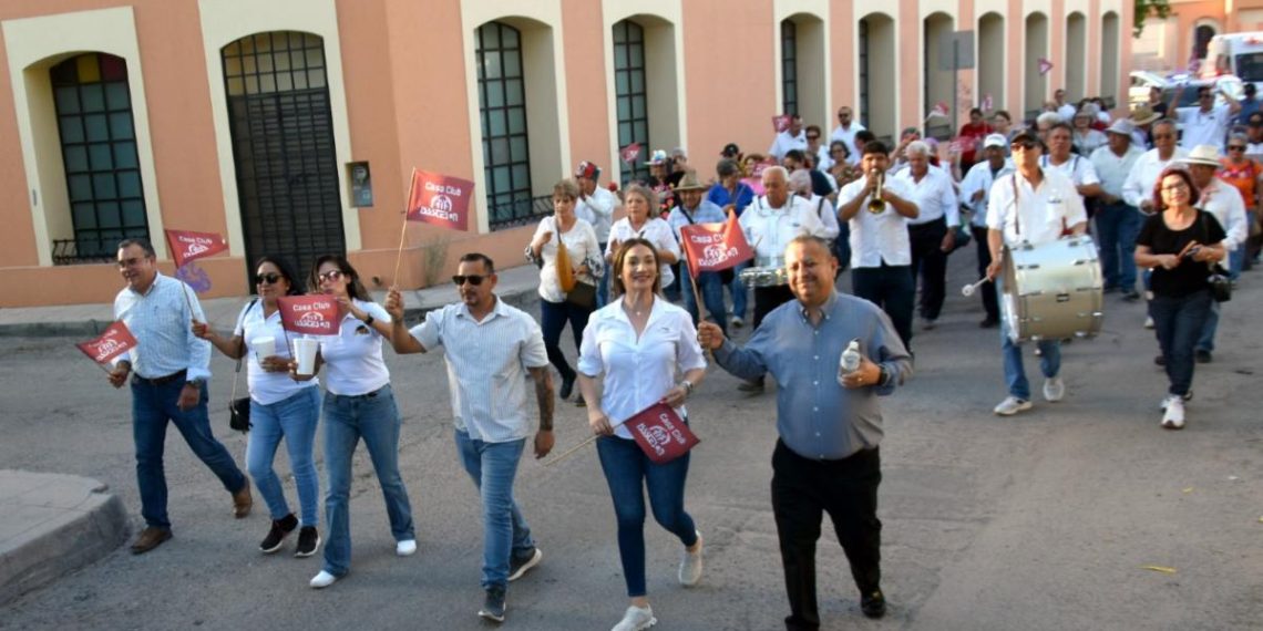 Inicia Isssteson festejos por el 34 aniversario de Casa Club con callejoneada