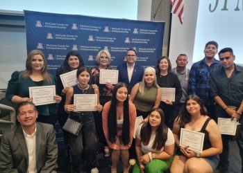 Docentes y estudiantes de Unisierra reciben certificación internacional en la Universidad de Arizona